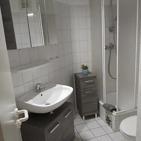 Mini-business-suite アパート *